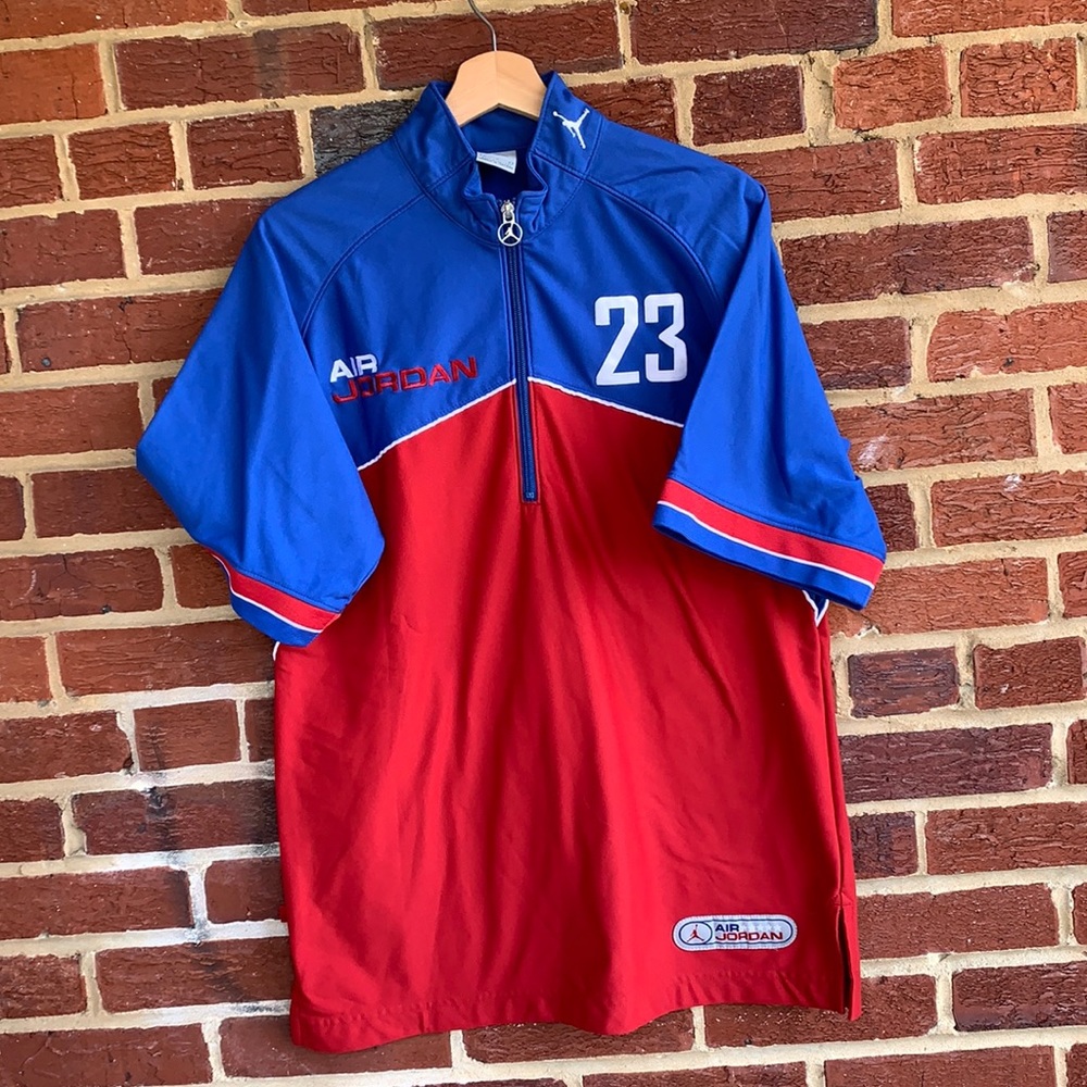 Men’s air Jordan warm up basketball top size men’s medium